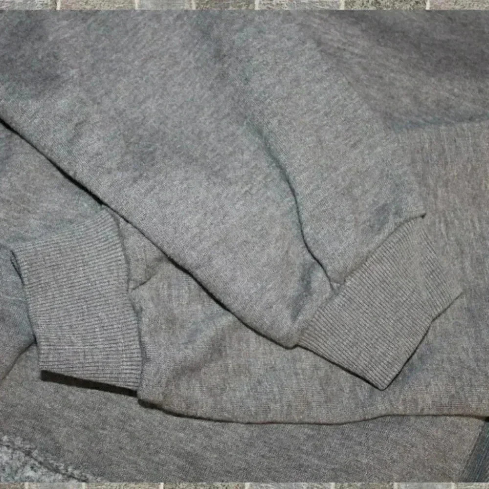 Stradivarius Grey Cropped Crewneck Sweater XS - Picture 7 of 7